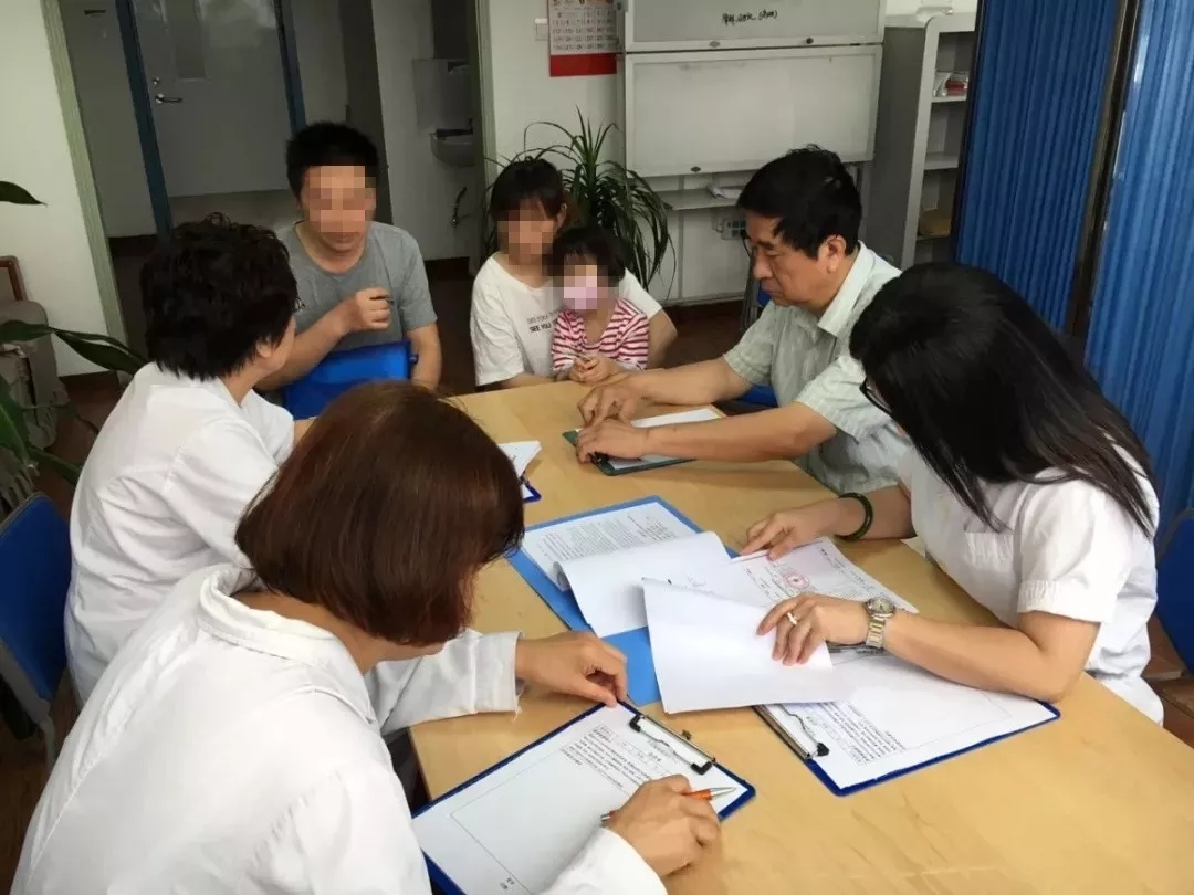 挂一次号,看多位名医,多学科联合诊疗门诊为您服务!