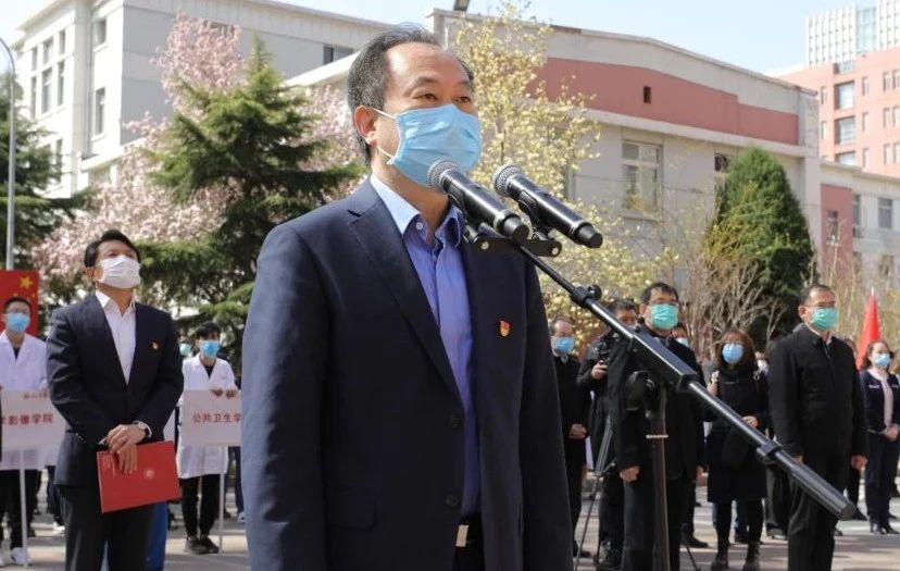 天津医科大学副校长王耀刚主持欢迎仪式